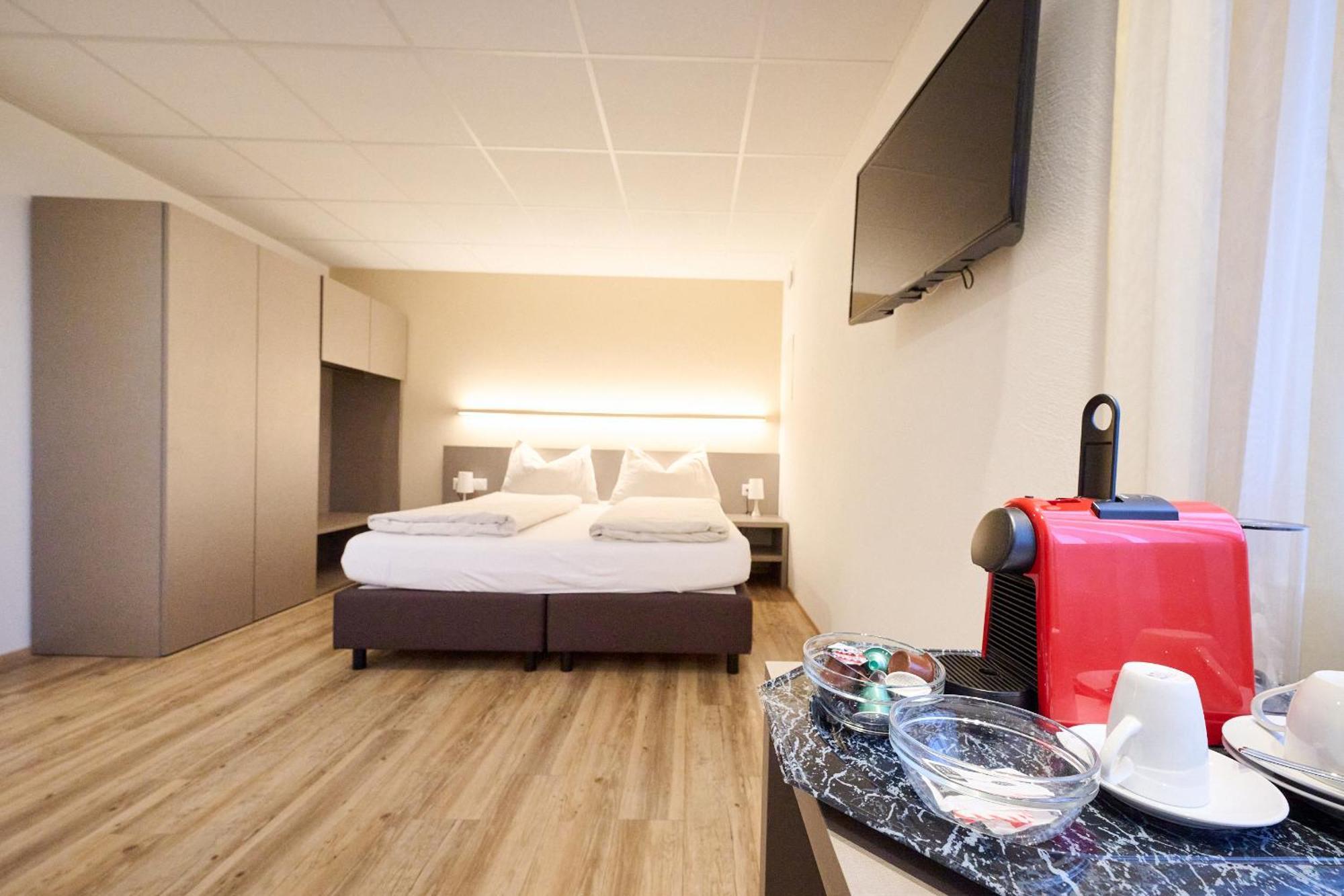 Hotel Am Kreisel Self-Check-In By Smart Hotels Lachen Exterior photo